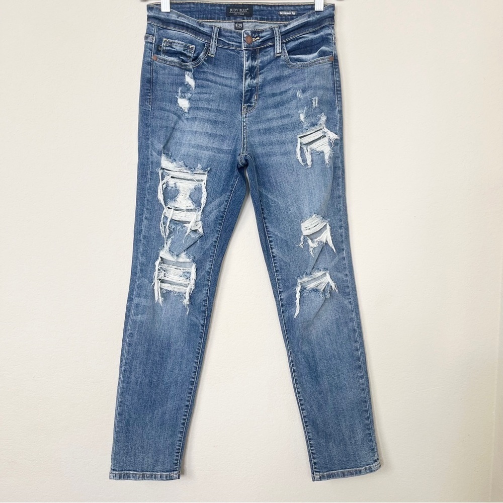 Judy Blue Distressed Boyfriend Fit‎ Jeans